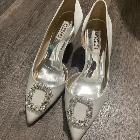 Badgley Mischka heels. Size 7.5 super comfortable. Used only once - Picture 6 of 11